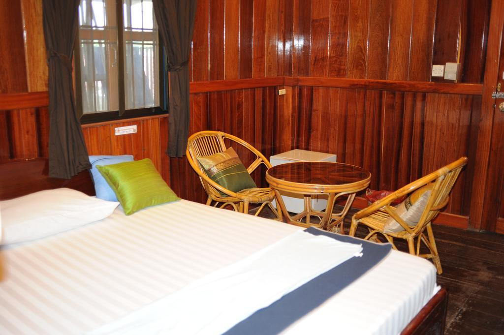 The City Premium Guesthouse Сиемрип Номер фото