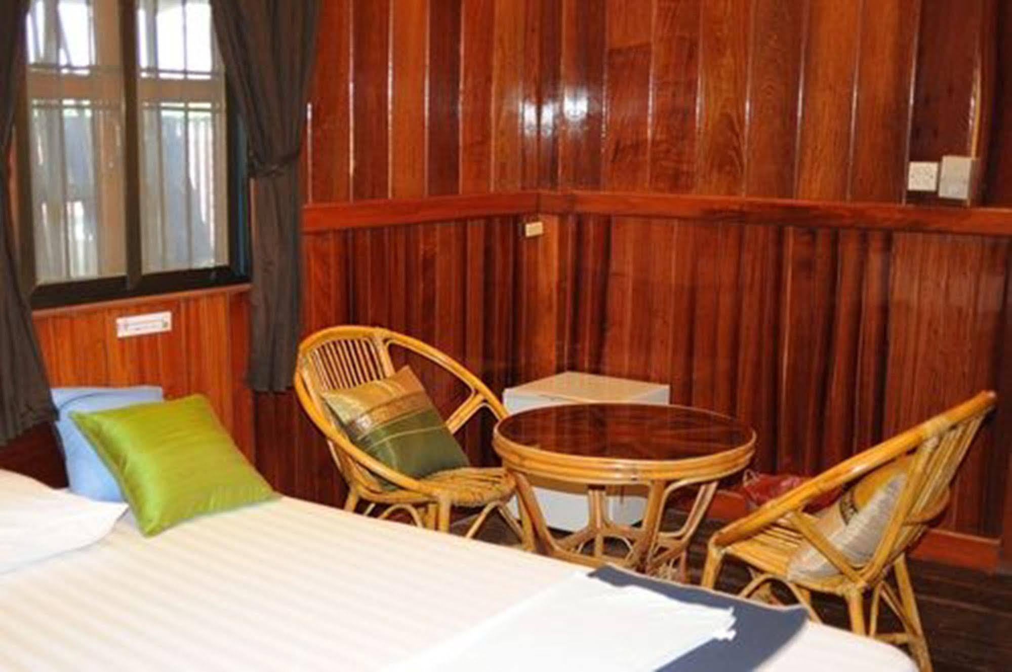 The City Premium Guesthouse Сиемрип Экстерьер фото
